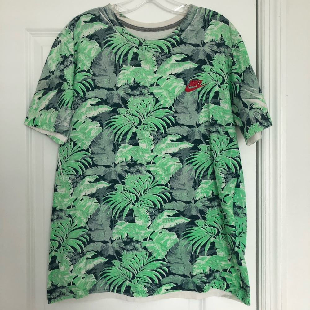 Nike Jungle Green T-Shirt with Red Logo